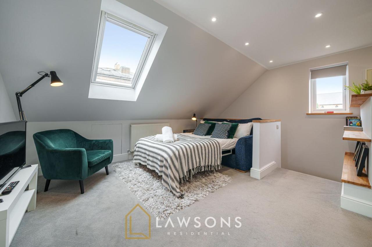 Loft Living By Lawsons With Parking Lägenhet Windsor Exteriör bild