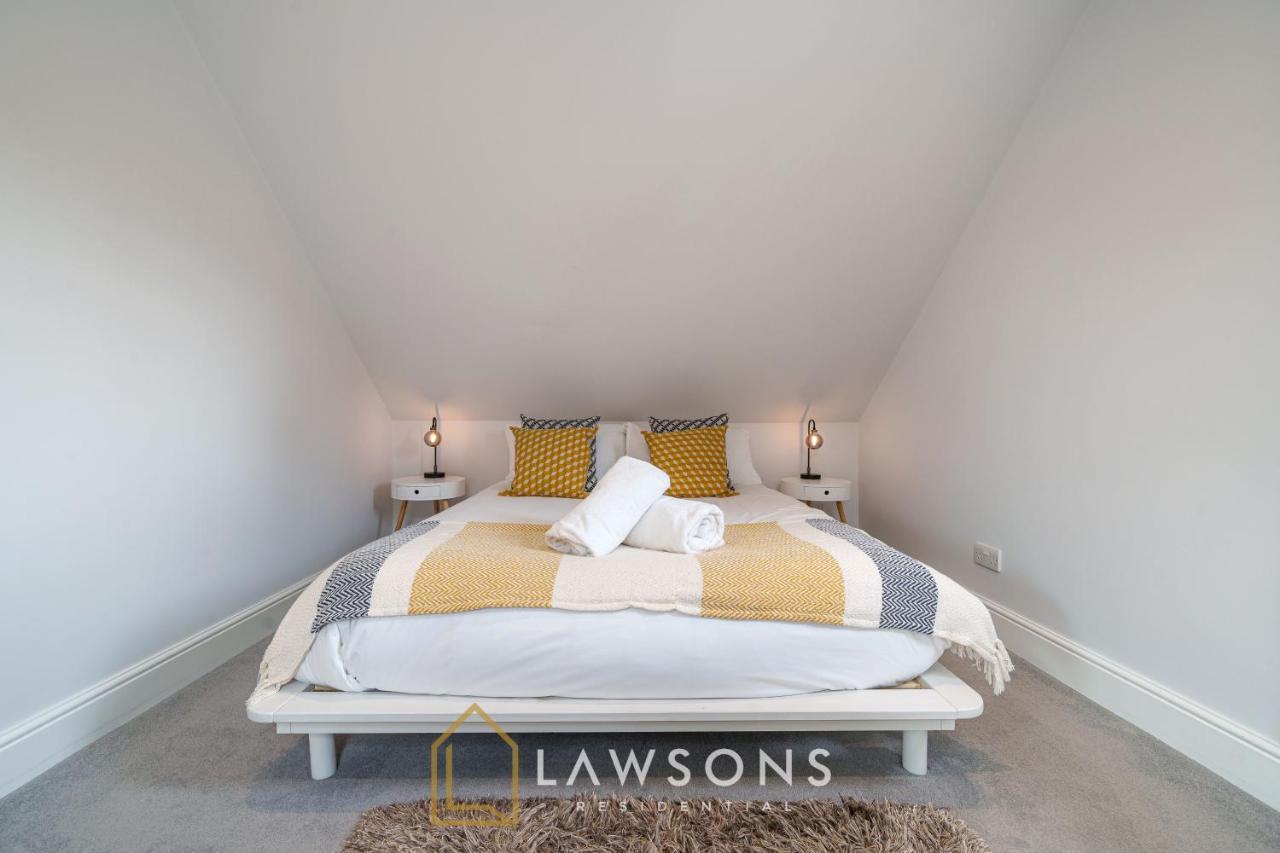 Loft Living By Lawsons With Parking Lägenhet Windsor Exteriör bild